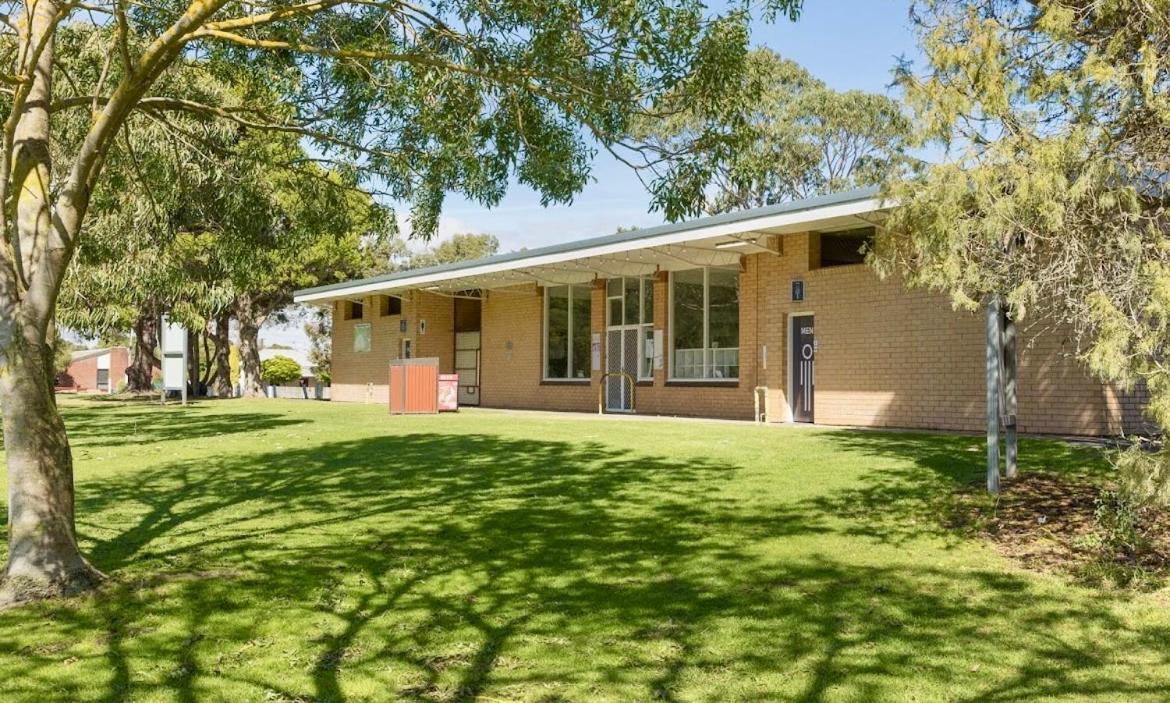 Millicent Lakeside Caravan Park Hotel Exterior foto